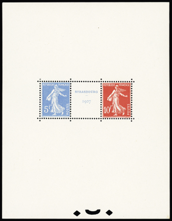 N° 1 (pli horizontal entre les timbres et infime trace