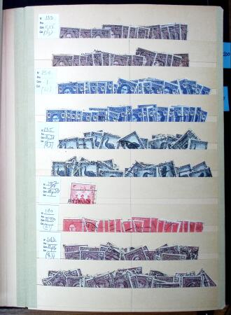 1872-2011 Un albume de stock avec beaucoup de timbres
