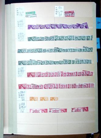 1872-2011 Un albume de stock avec beaucoup de timbres