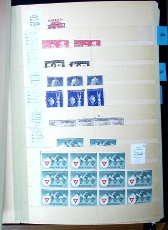 1872-2011 Un albume de stock avec beaucoup de timbres