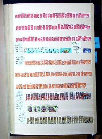 1872-2011 Un albume de stock avec beaucoup de timbres