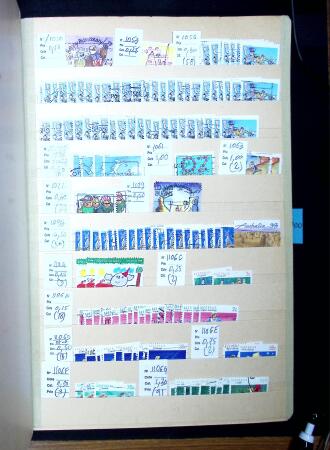 1872-2011 Un albume de stock avec beaucoup de timbres