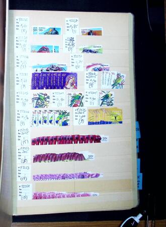 1872-2011 Un albume de stock avec beaucoup de timbres