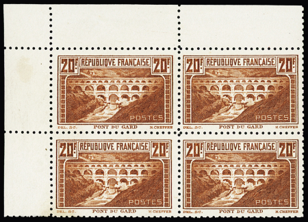 N° 262B 20F chaudron clair, dent. 11, en bloc de 4