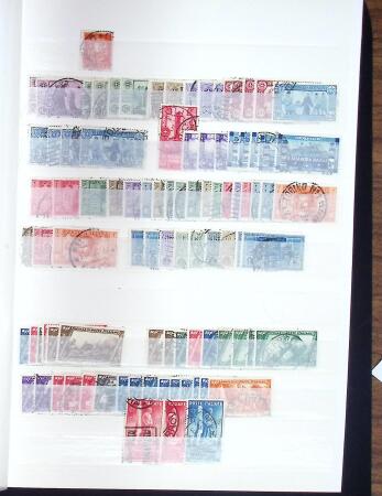 1840-1990 Lot d'Italie avec des timbres neufs et oblitérés
