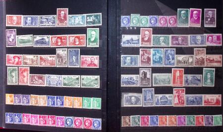 1852-1982 Collection d'oblitérés et stock en 3 classeurs,