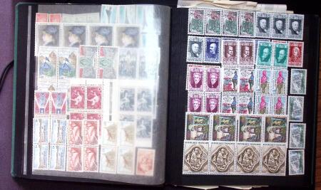1852-1982 Collection d'oblitérés et stock en 3 classeurs,