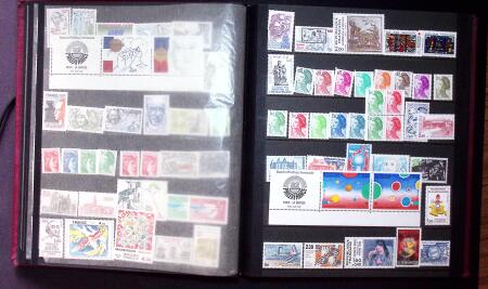 1852-1982 Collection d'oblitérés et stock en 3 classeurs,