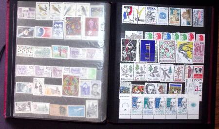 1852-1982 Collection d'oblitérés et stock en 3 classeurs,
