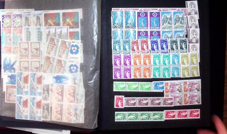1852-1982 Collection d'oblitérés et stock en 3 classeurs,