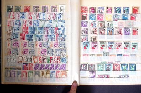 1892-1949 Old-time collection in 8 stock books & miscelleanous,