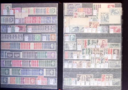 1900-45 Petit stock de neufs en un classeurs, en majorité