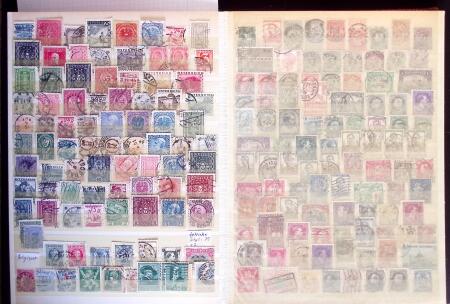 1900-40, Lot of almost 4000 PERFINS from a range of