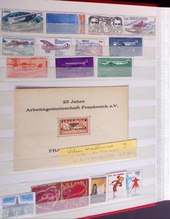 plus Monaco 1940-88 neuf en 2 classeurs