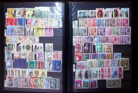 1849-2004 BENELUX selection in 11 stockbooks with strength