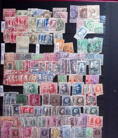 1849-2004 BENELUX selection in 11 stockbooks with strength