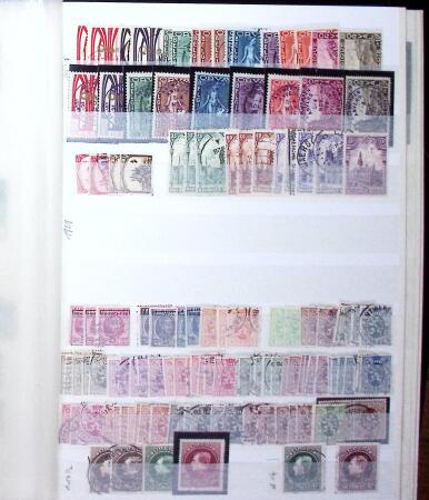 1849-2004 BENELUX selection in 11 stockbooks with strength