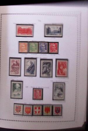 1860-2014, Collection de France en huit albums et classeurs,