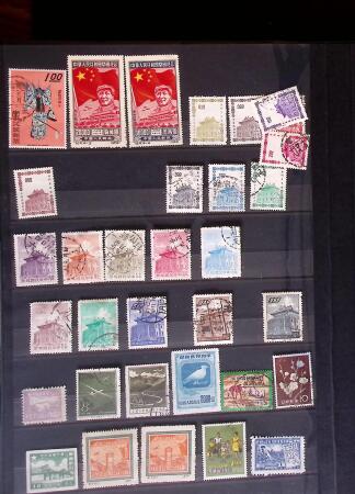 1880-1990, Small lot of foreign in 4 large stockbooks,