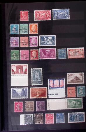 1900-95, Belle collection de France en neuf classeurs,