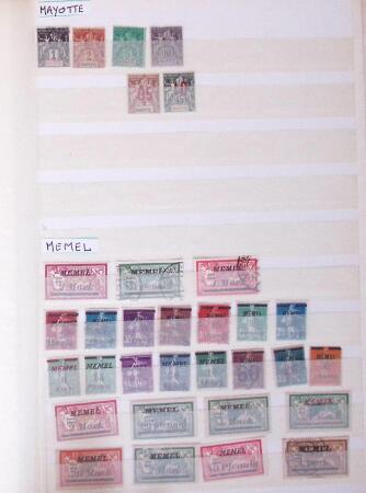 1859-1980 Collection des colonies de A à Z  en 7 albums