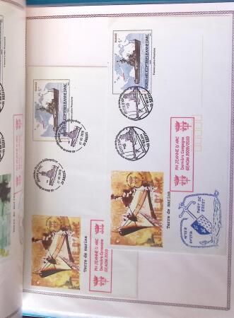 1964-2010 8 beaux classeurs de Poste Navale: porte-hélicoptères