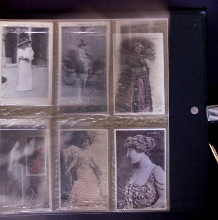 1900-1930 Un classeur contenant un peu plus de 500
