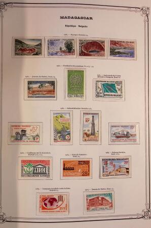 Collection de timbres d'Algérie en 1 album, MADAGASCAR