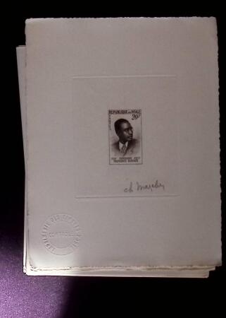1960-64 Epreuves : 8 épreuves d'artistes (3 du Mali, 1 du Togo et série artisanat du Tchad n° 94/97) et 13 épreuves de couleur signées par l'artiste (TCHAD n°66 à 78 série Têtes d'animaux), TTB