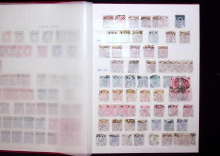 1850-1960 Small collection of Austria in two stockbooks,