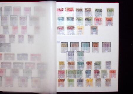 1850-1960 Small collection of Austria in two stockbooks,