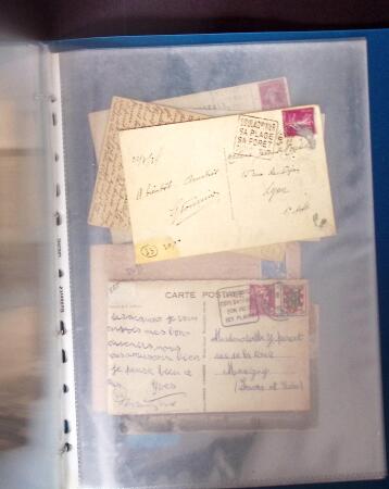1911-1970 2 classeurs réunissant les différentes