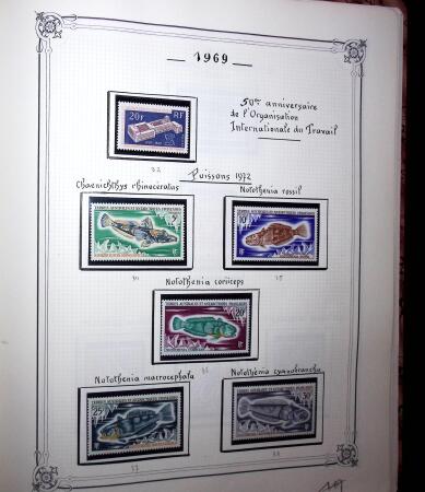 1948-1977 Jolie petite collection avec des timbres