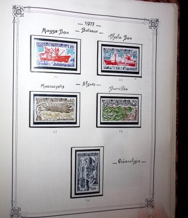 1948-1977 Jolie petite collection avec des timbres