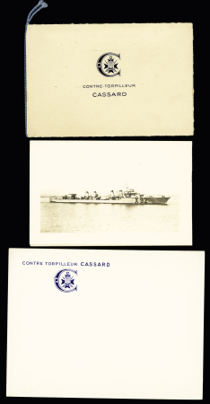 47 photos (dont reproductions modernes) du sabordage de la flotte française à Toulon le 27 novembre 1942. TB