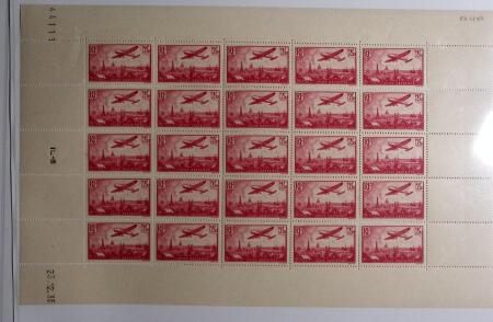 POSTE AERIENNE n°11 en feuille complète de 25 timbres,
