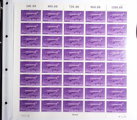 POSTE AERIENNE n° 59B 30f violet, gomme mate, en feuille