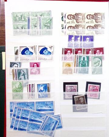 1944-1975 Mostly mint never hinged balanced stock of