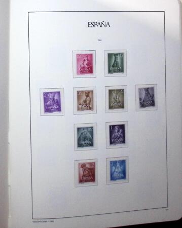 1944-1975 Mostly mint never hinged balanced stock of