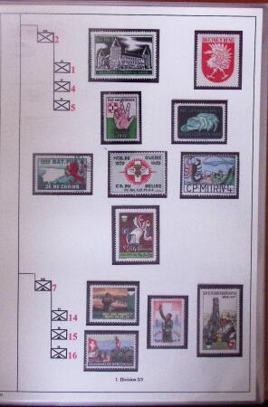 1939-1945 Collection sur les vignettes de la mobilisation dit "timbres pour soldats", superbement présentée en 4 albums avec une grande variété d'unités militaires, TTB