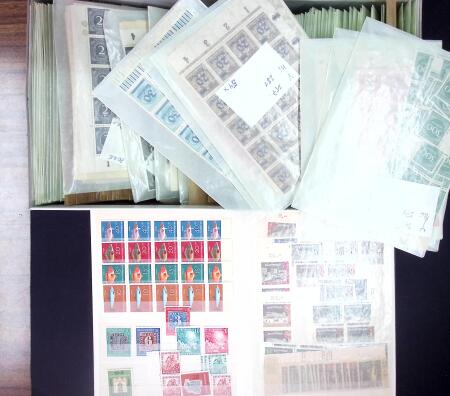 1905-1946 Mostly mint never hinged assembly in a shoebox,