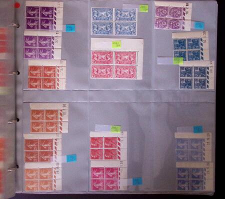 1900-59 Collections de blocs de 4 coins-datés ou