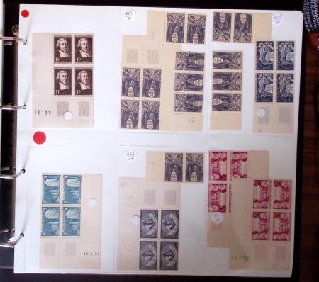 1900-59 Collections de blocs de 4 coins-datés ou