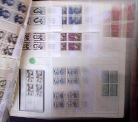 1900-59 Collections de blocs de 4 coins-datés ou
