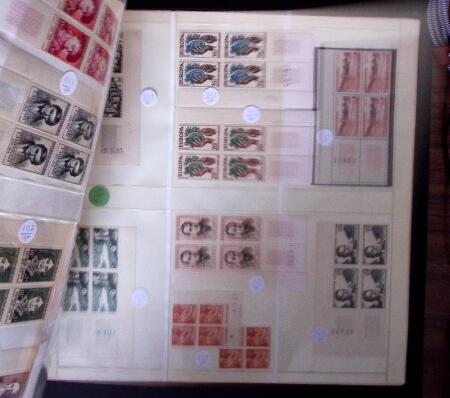 1900-59 Collections de blocs de 4 coins-datés ou