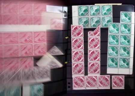 1927-36, Attractive mint and used selection on stockcards