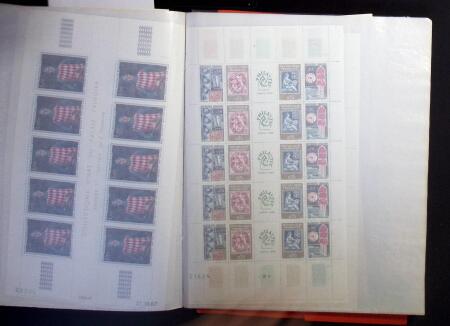 1950-1980, Stock de timbres de TAAF, parfois en feuille,