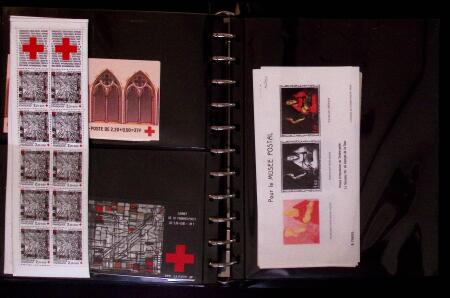 1952-83 Petit stock de 130 carnets Croix-Rouge dont