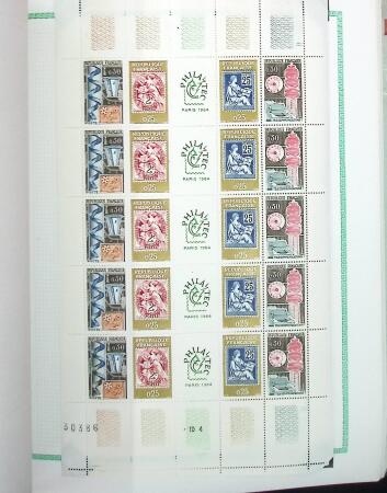 1933-2013, Collection de neufs en 11 classeurs et quatre