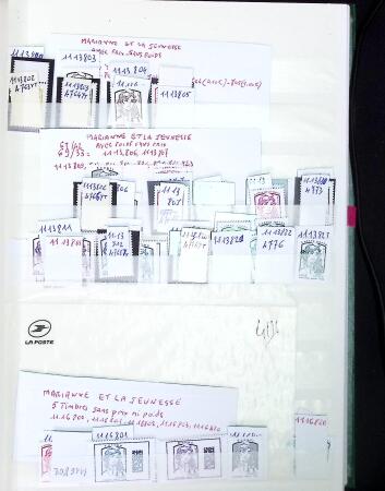 1933-2013, Collection de neufs en 11 classeurs et quatre